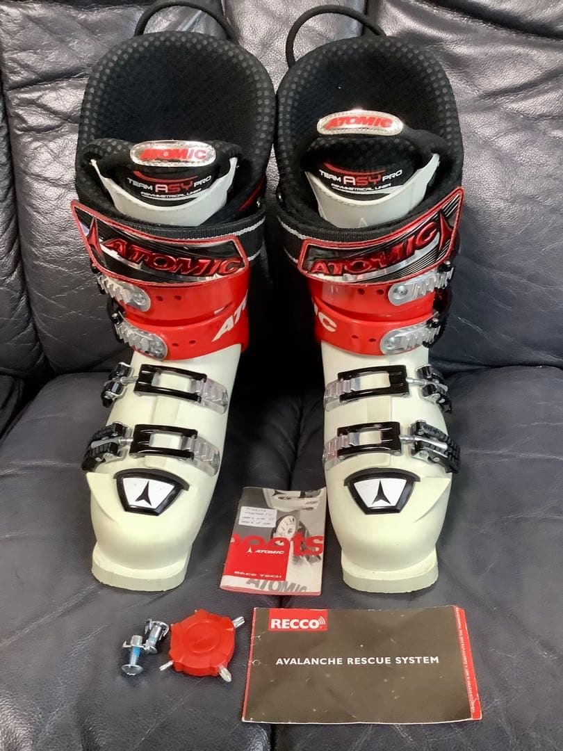 アトミック スキーブーツ STl flex100 294 小学生リフト無料券多数 アトミック スキーブーツ STl flex100 294 小学生リフト無料券多数