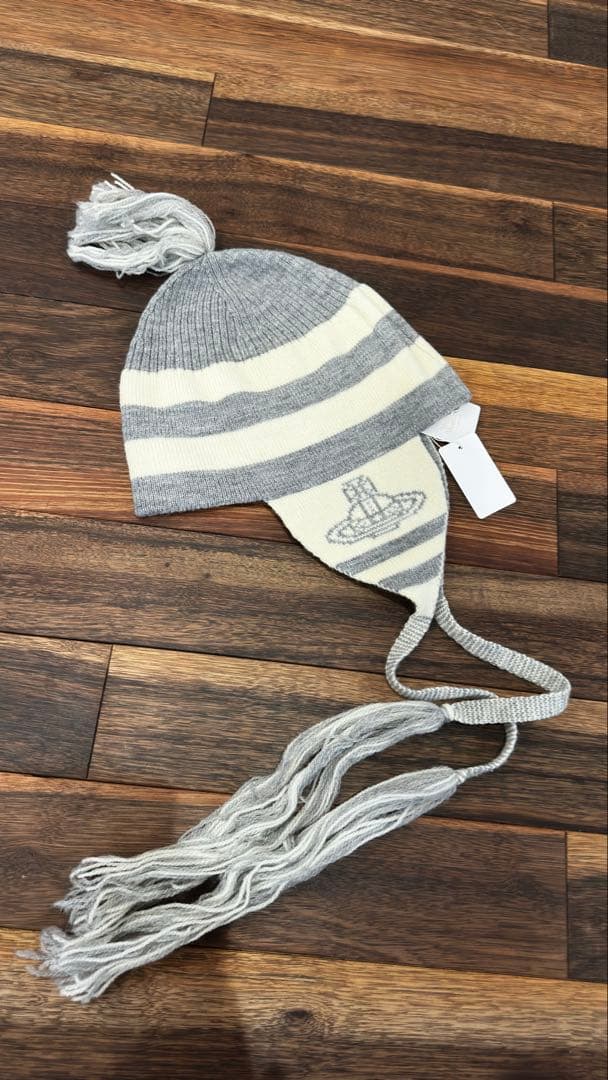 Vivienne Westwood ORB フラップ付きワッチ　ニット帽 国内完売中！「Vivienne Westwood (ヴィヴィアン ウェストウッド)」の