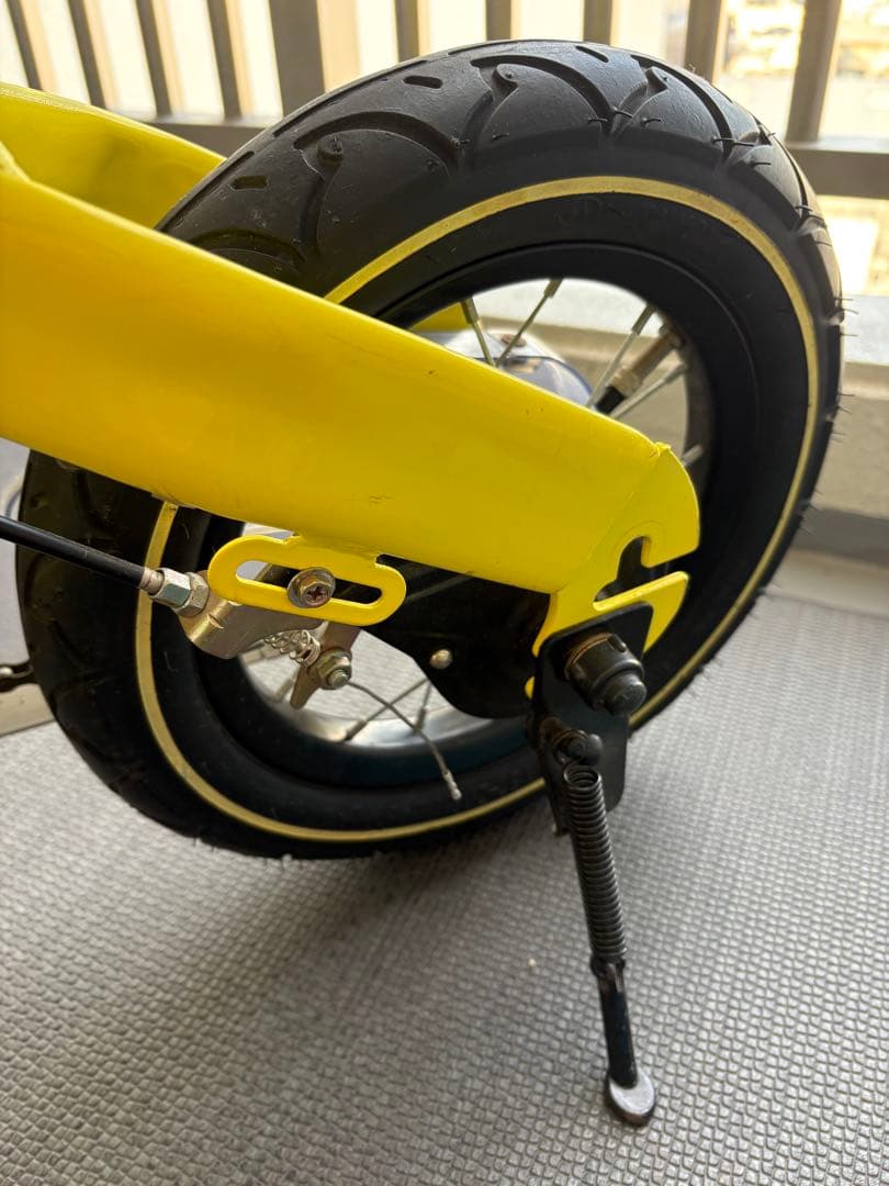 へんしんバイク ストライダー スタンド付き 黄色 ストライダー14X