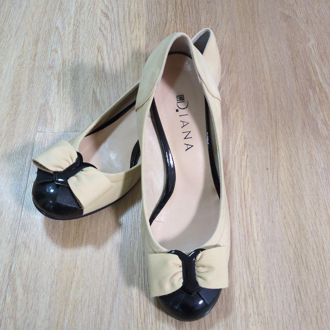 DIANA フラットシューズ ベージュ/ブラック - メルカリ