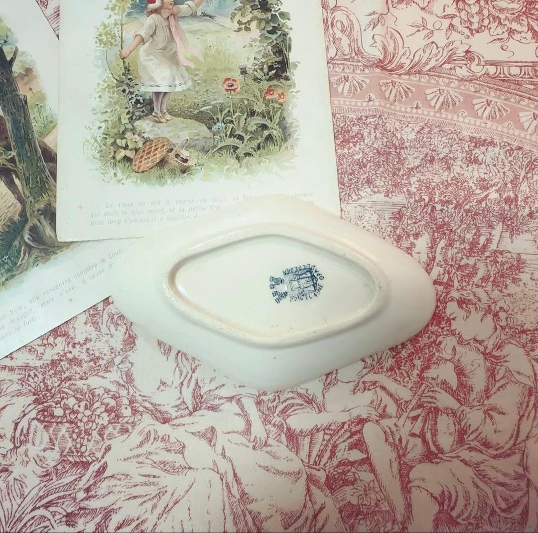 フランスアンティーク おままごと食器 赤ずきん 青 ひし形プレート 菱形皿