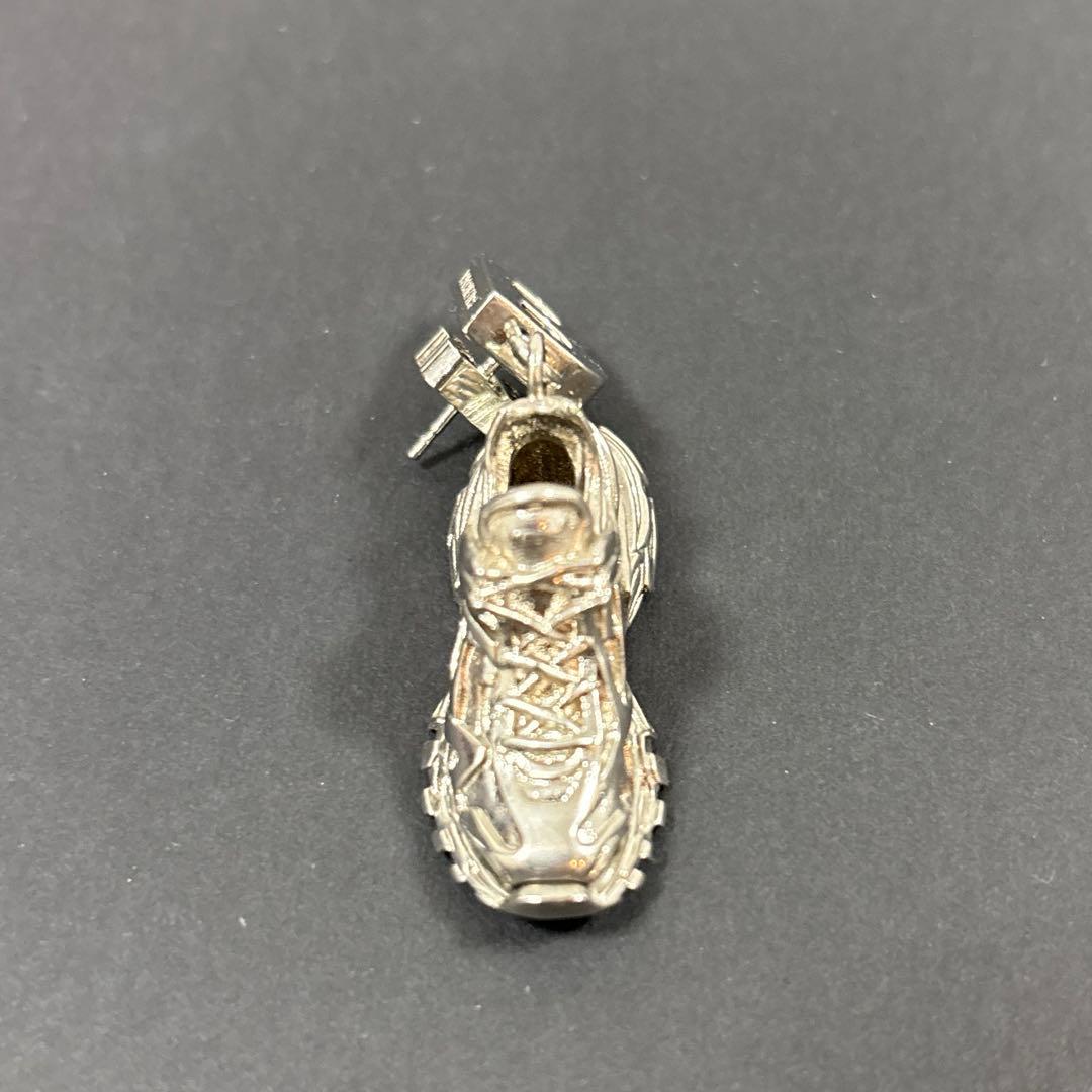 BALENCIAGA スニーカー型 ピアス バレンシアガ 新品 - メルカリ