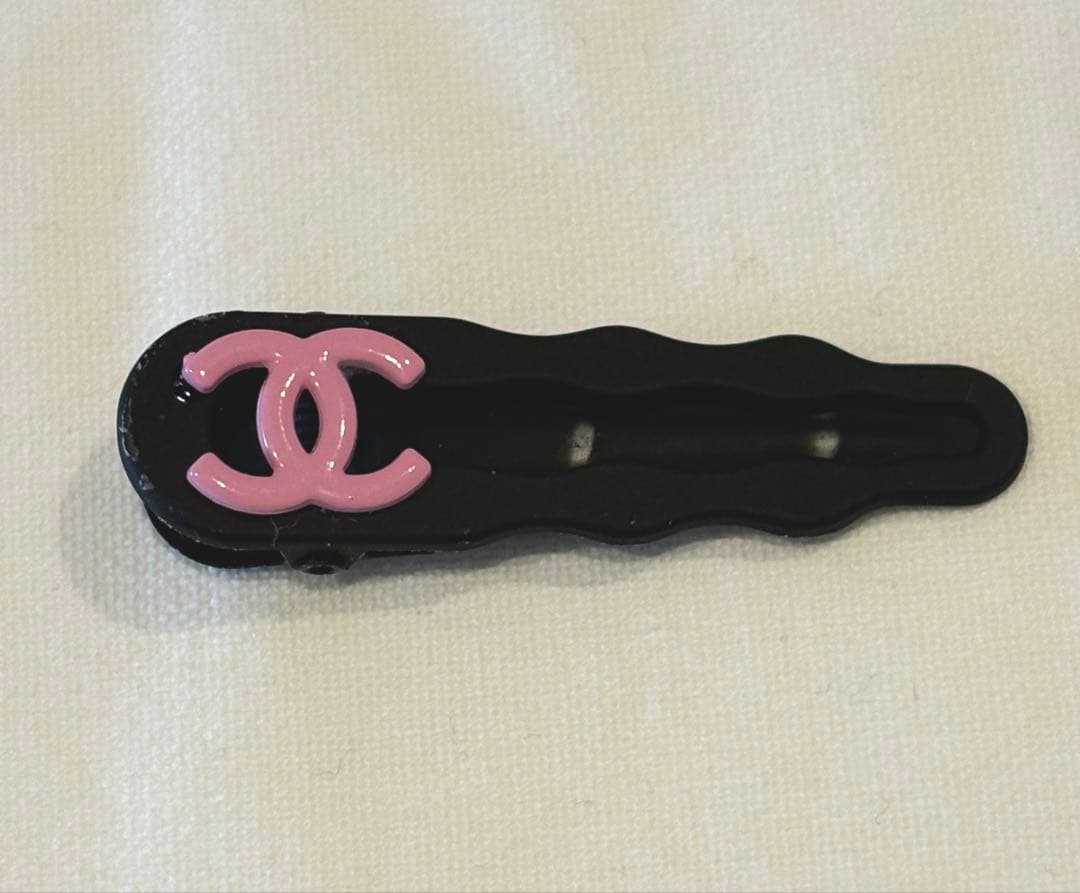 CHANEL ブラック ヘアピン ノベルティ ヘアクリップ ロゴヘアクリップ