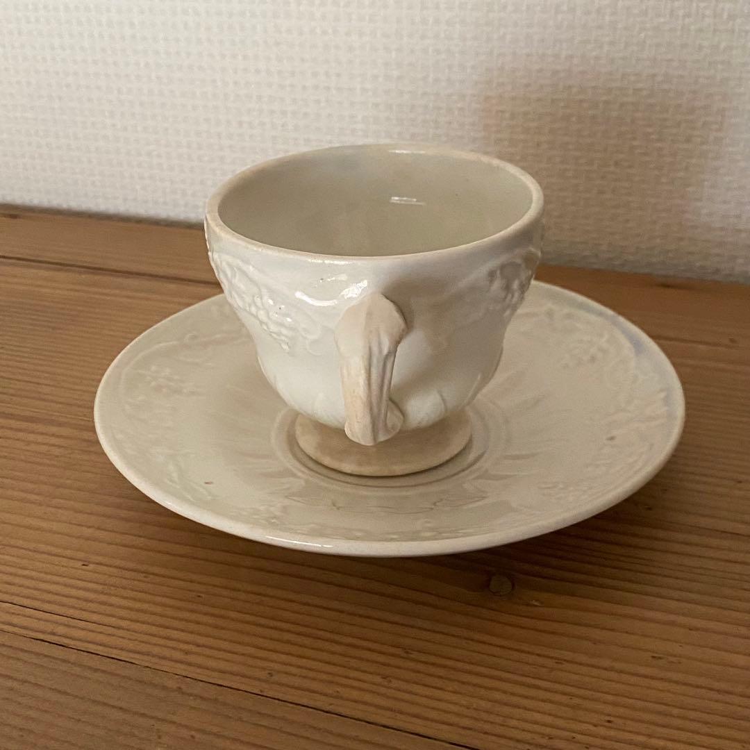 Creil et Montereau ぶどうレリーフのカップ＆ソーサー