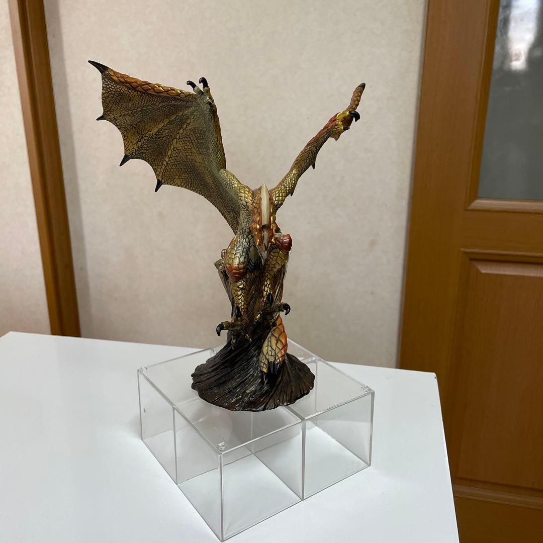 セルレギオス 一番くじ モンスターハンター トロフィー - メルカリ