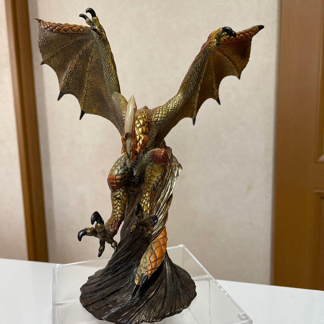 セルレギオス 一番くじ モンスターハンター トロフィー - メルカリ