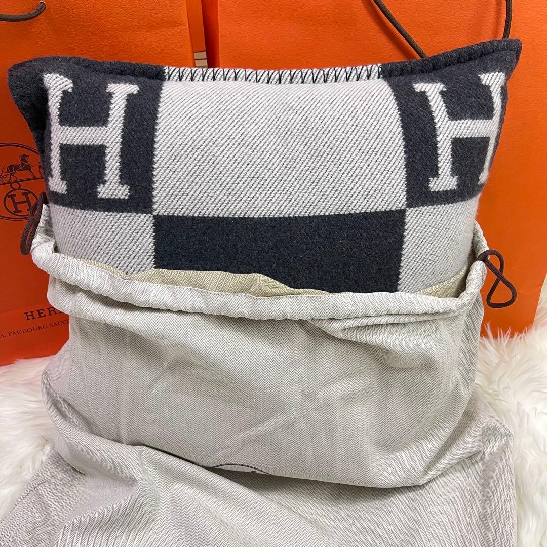 エルメス　クッション 《アヴァロン》 PM 新品未使用品