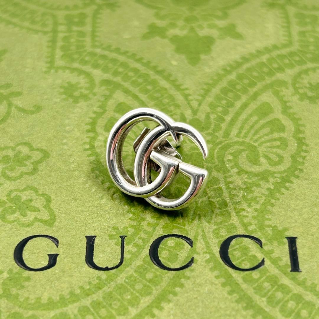 美品✨　グッチ　GUCCI ピアス　マーモント　GG　ラージ シルバー 片耳 楽天市場】GUCCI グッチ ピアス GG MARMONT マーモント 770758 J8400
