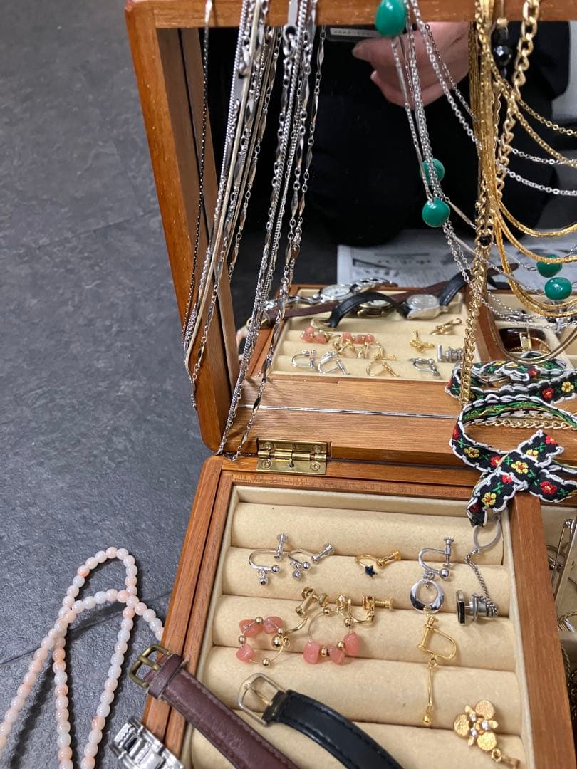 遺品整理 指輪 ネックレス イヤリング 腕時計 タイピン 金盃