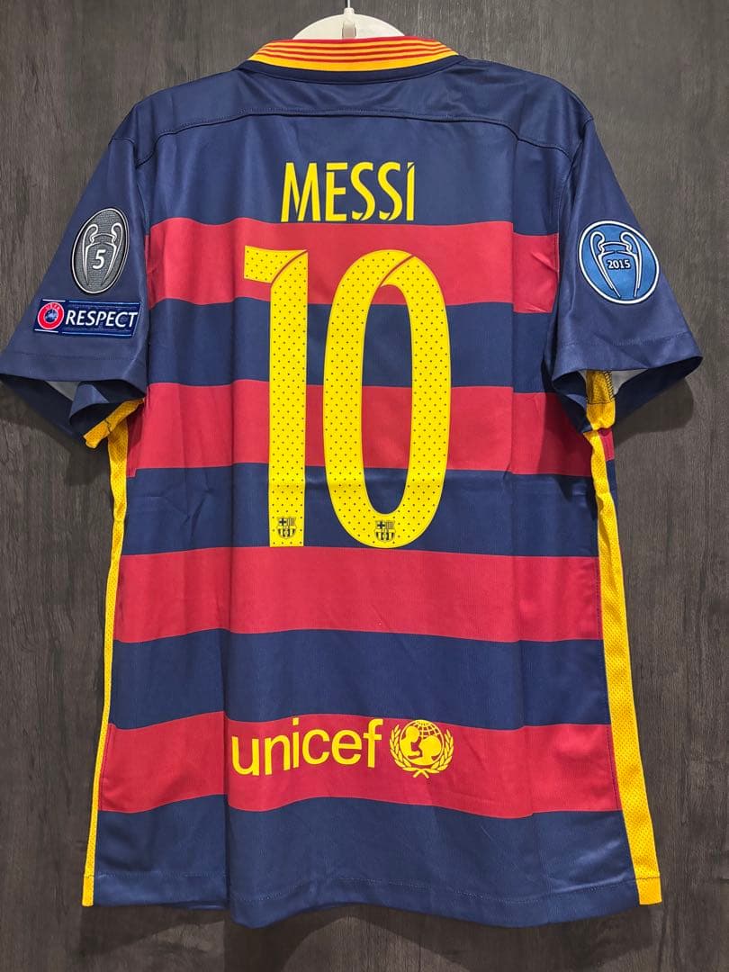 メッシ　バルセロナ　ユニフォーム メッシ直筆サイン入りバルセロナ05/06ホームユニフォーム | THE DUGOUT
