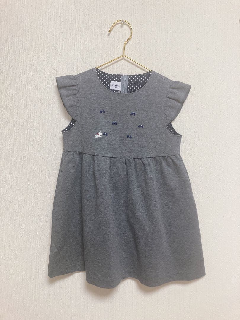 あ*こ様 13日まで限定値下げ familiar テリアとリボンのワンピース