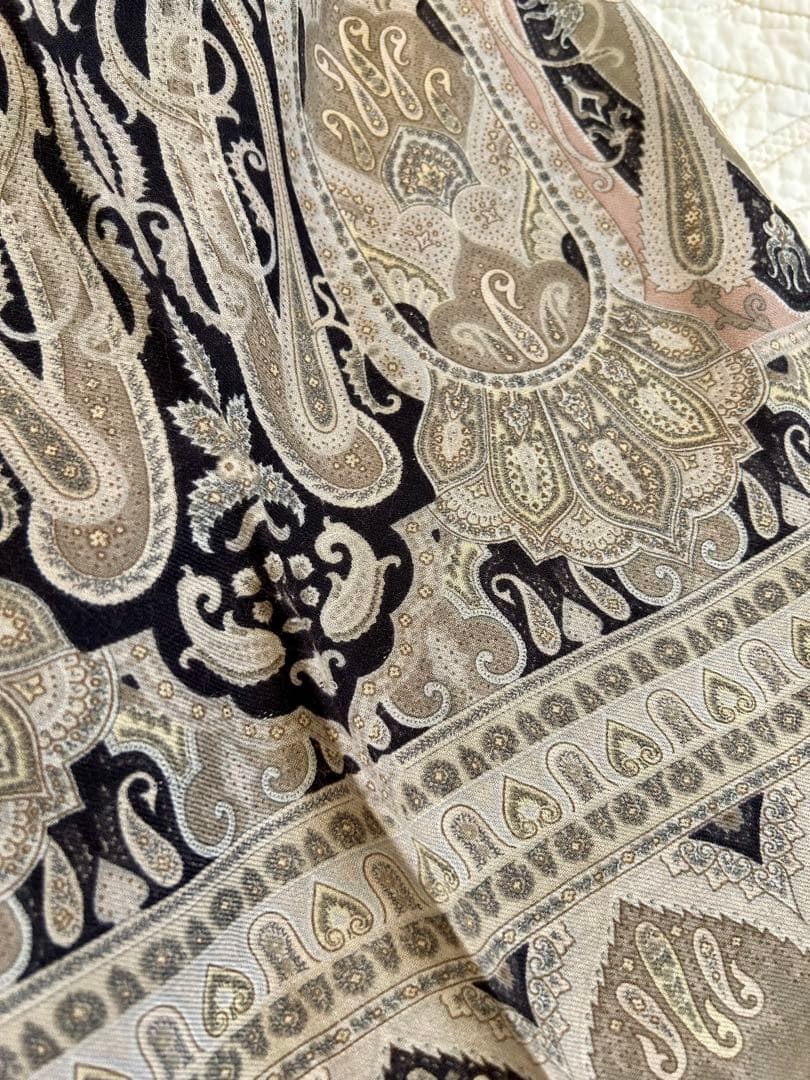 ETRO ペイズリー柄ストール ベージュ・黒・グレー