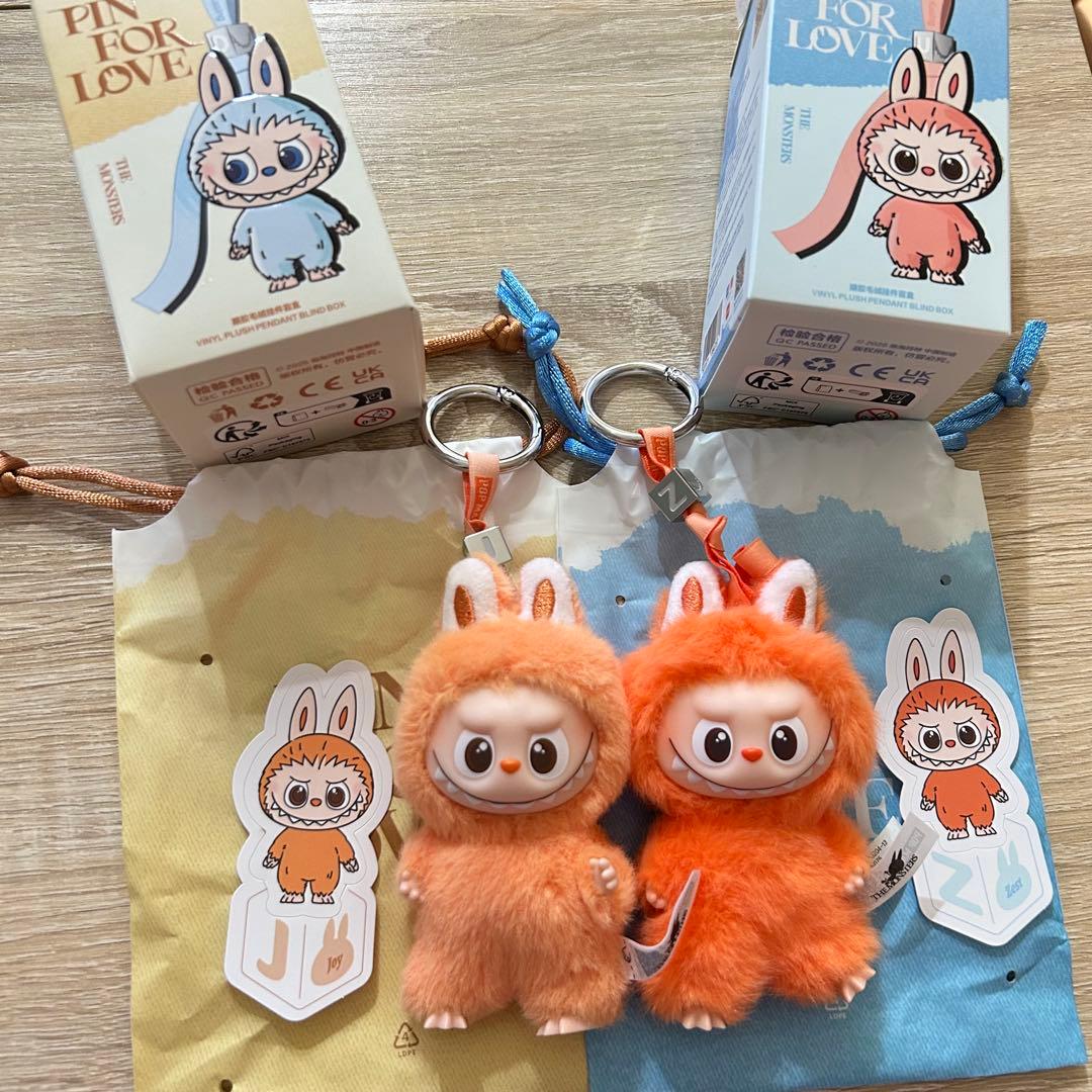 PIN FOR LOVE labubuラブブキーホルダー【J】【Z】 - メルカリ