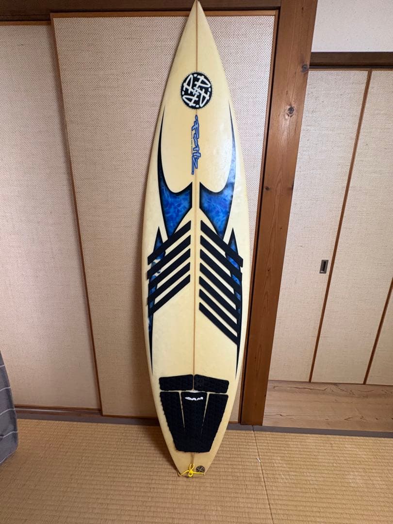 Patz サーフボード イエロー 3フィン ダーシーハンドシエープマジック SHARPEYE SURFBOARDS シャープアイサーフボード / MAGURO 6'2