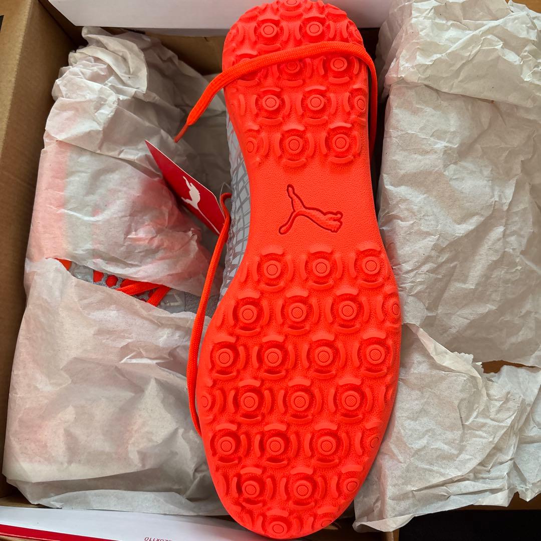 新品 タグ付き箱ありPUMA FUTURE サッカーシューズ TF 26.5cm