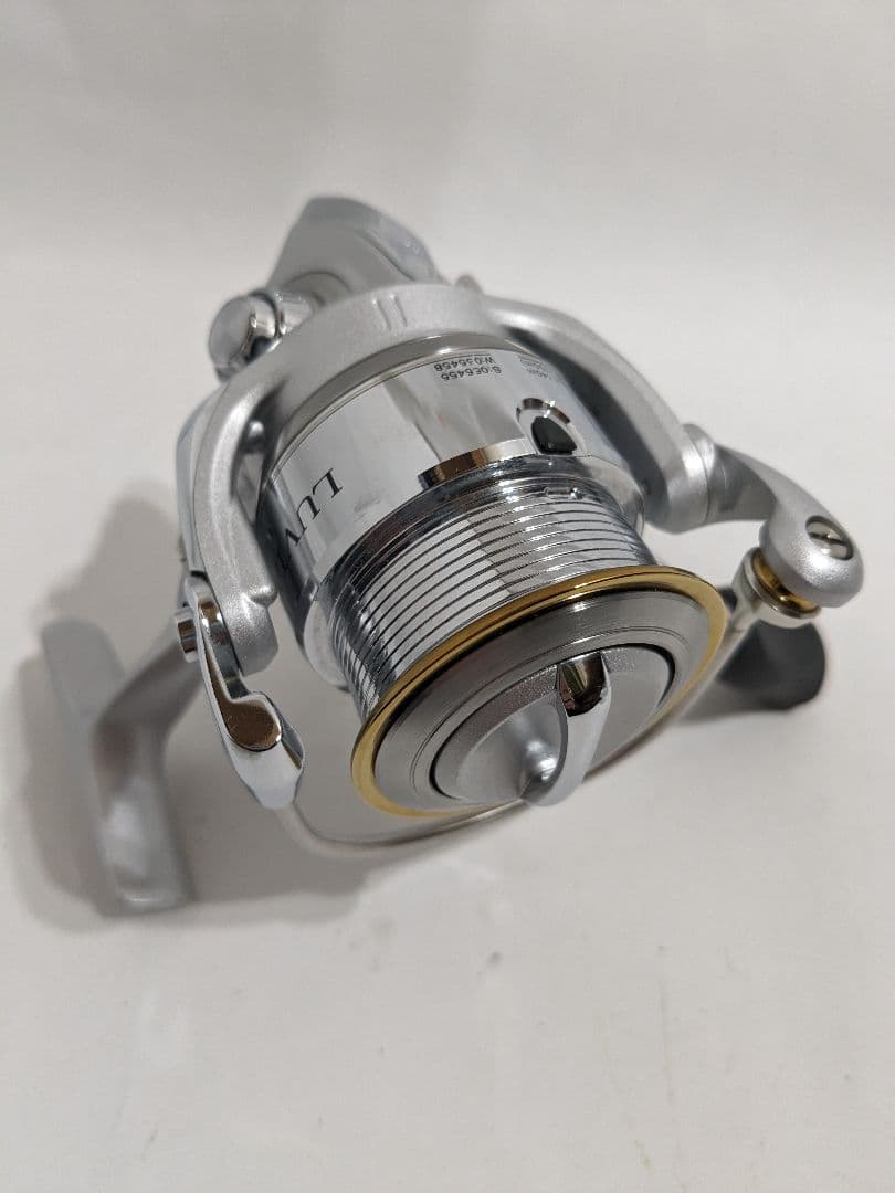 美品】DAIWA リール スピニングリール LUVIAS 2506 DHBelanja di
