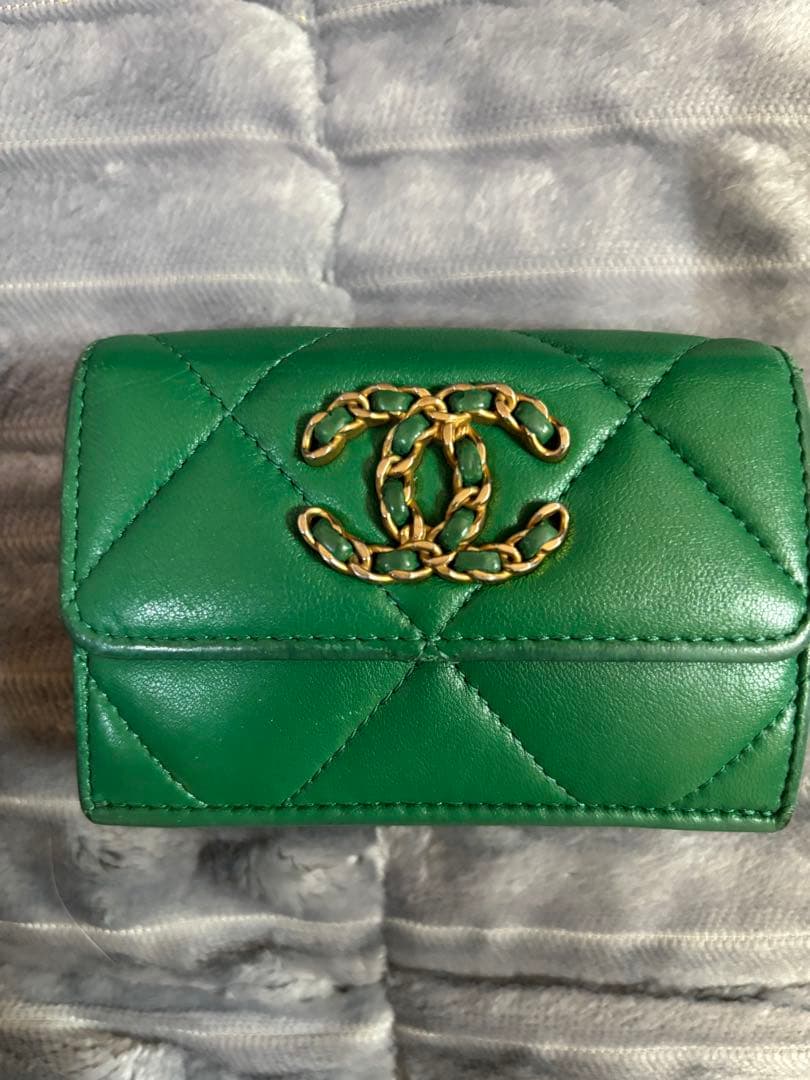 CHANEL シャネル　19三つ折り財布　ディズヌフ 楽天市場】シャネル CHANEL 三つ折り 財布 シャネル19 スモール