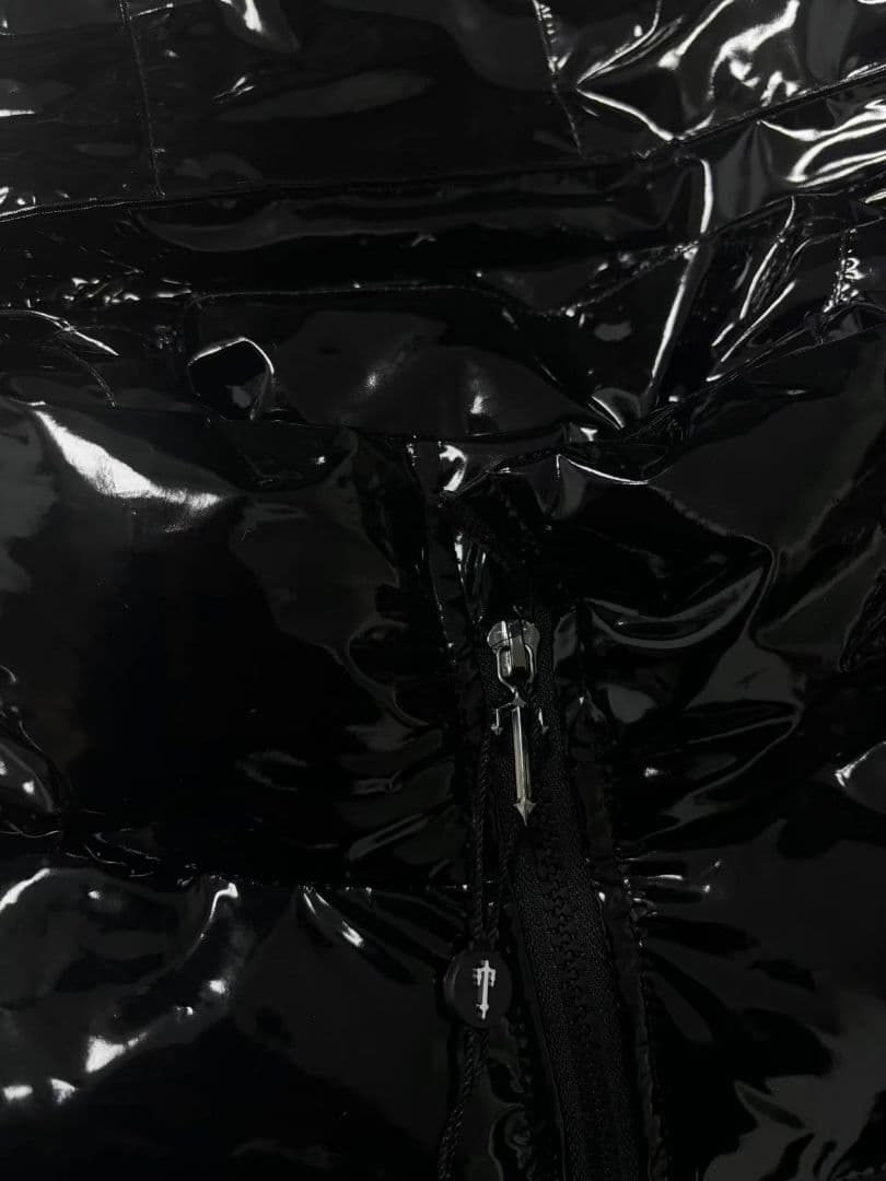 TRAPSTAR 光沢ブラック ダウンジャケット Mサイズ - ジャケット
