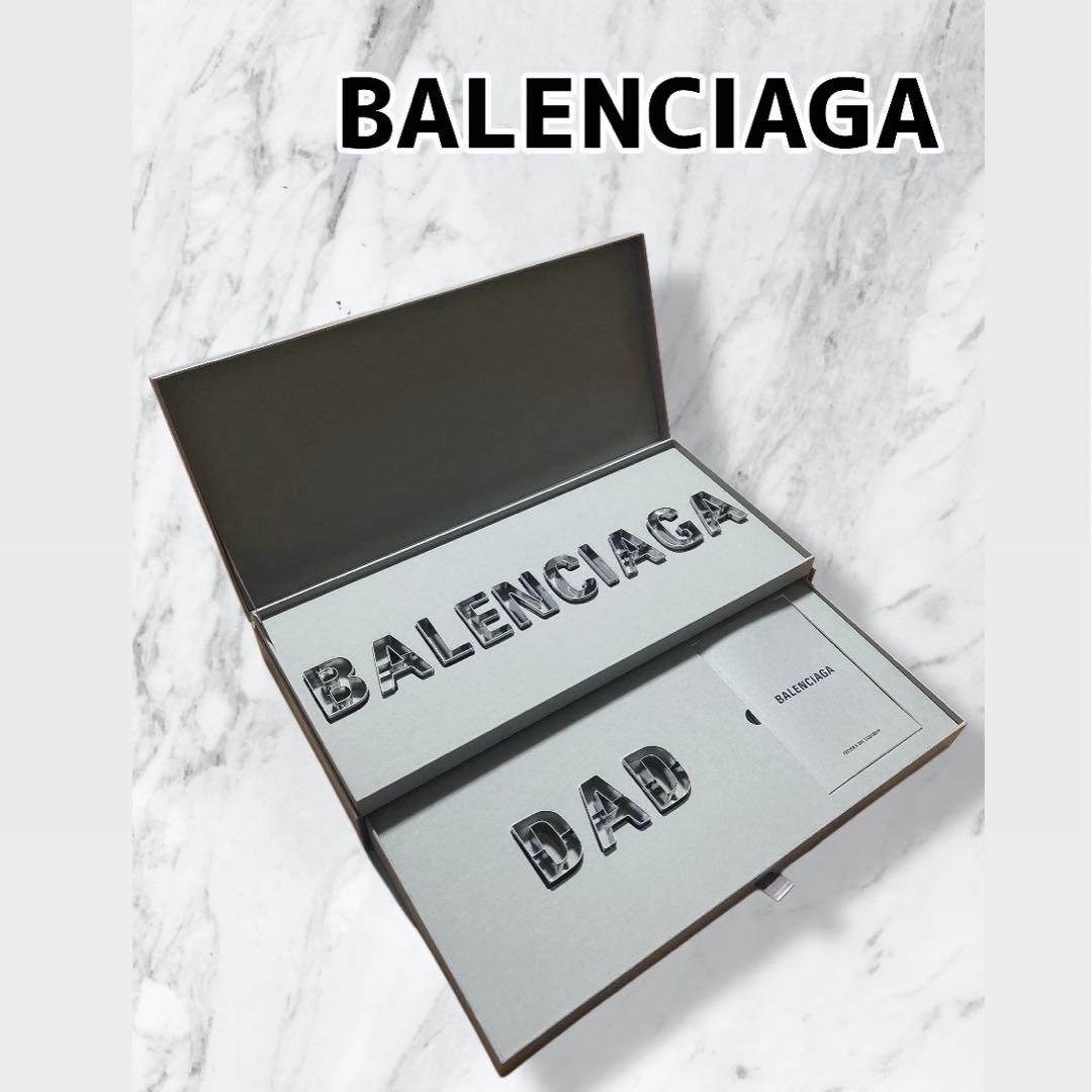 BALENCIAGA バレンシアガ バレンタイン ギフト クッキー型 非売品 バレンシアガ BALENCIAGA クッキー 型 非売品 - メルカリ