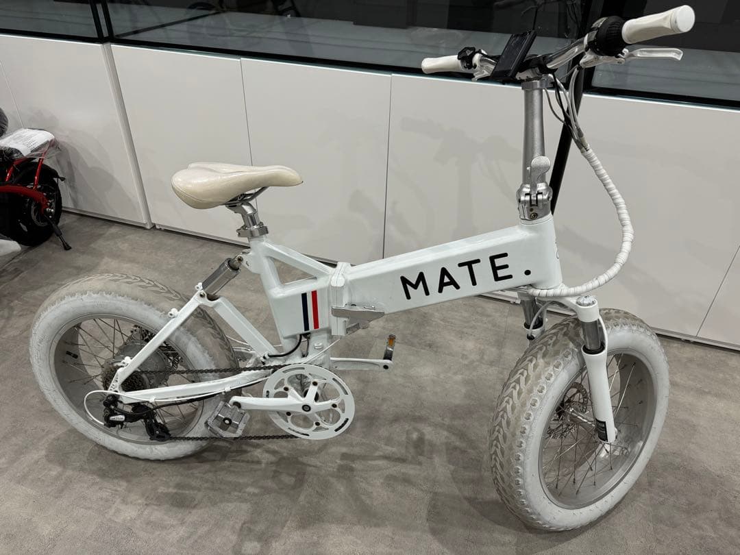 MONCLER MATE 電動アシスト自転車 ホワイト MATE x Moncler – MATE