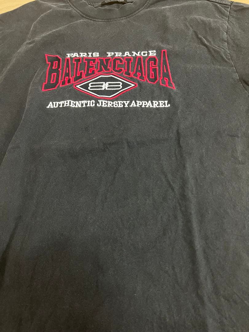 やまと・モモ着用】バレンシアガ Tシャツ - メルカリ