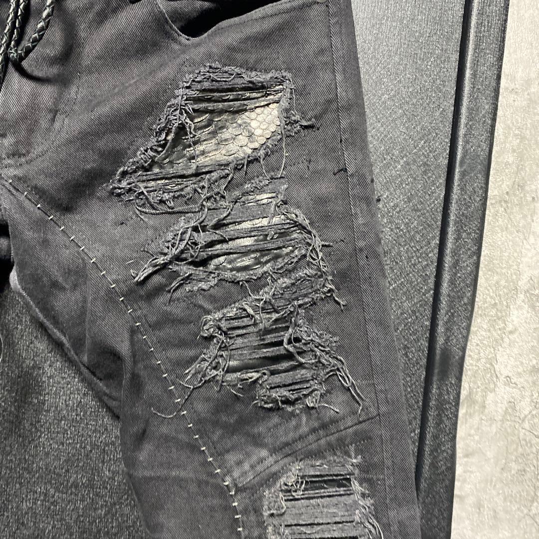 KMRII - KMRii レザーパッチペイントダメージデニム 2(M)の通販 by