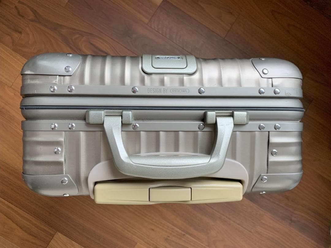 豆太郎さま専用】RIMOWA TOPAS チタニウム 2輪キャリーケース S - メルカリ