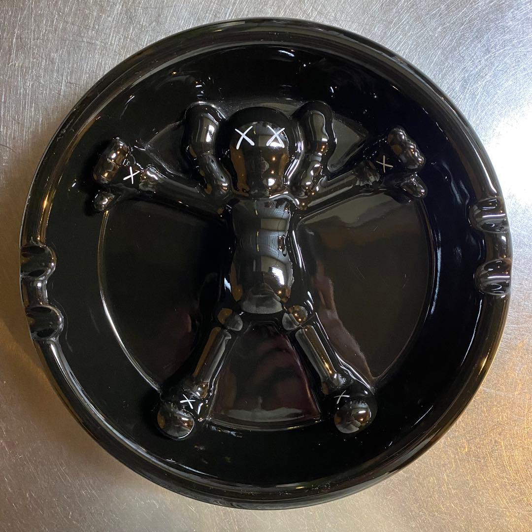激レア KAWS × Gallery1950 ASHTRAY 灰皿 - メルカリ