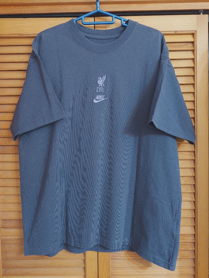 リバプール　23-24　プレミアムエッセンシャルTシャツ　パープル リヴァプールFC プレミアム エッセンシャルTシャツ／サッカーショップKAMO