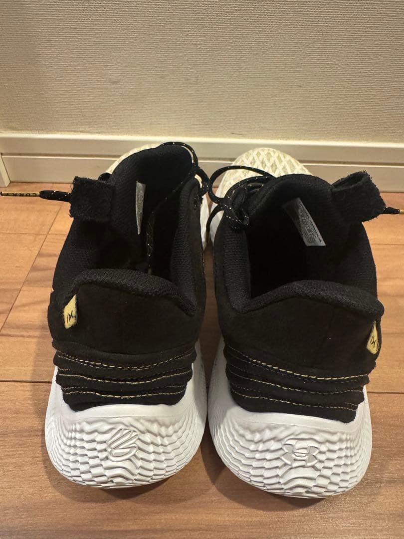 美品 アンダーアーマー Curry 28.0cm