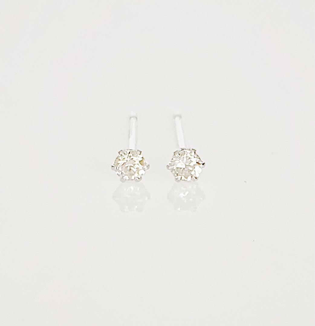 ピアス プラチナ 天然ダイヤモンド 0.10ct ！