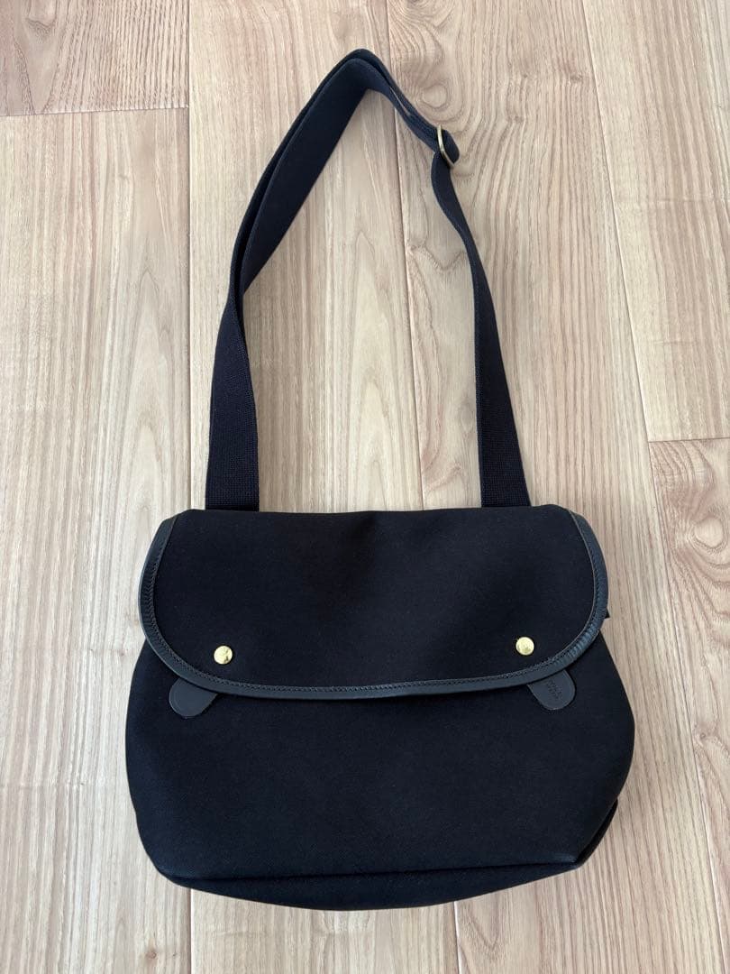 美品　BRADY AVON ショルダーバッグ Brady｜ショルダーバッグ AVON エイボン 保存袋付き avon - SOLAMONAT