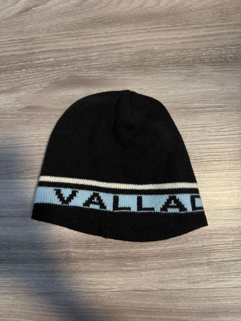 VALLAD ロゴ入り 黒 ニット帽 - メルカリ