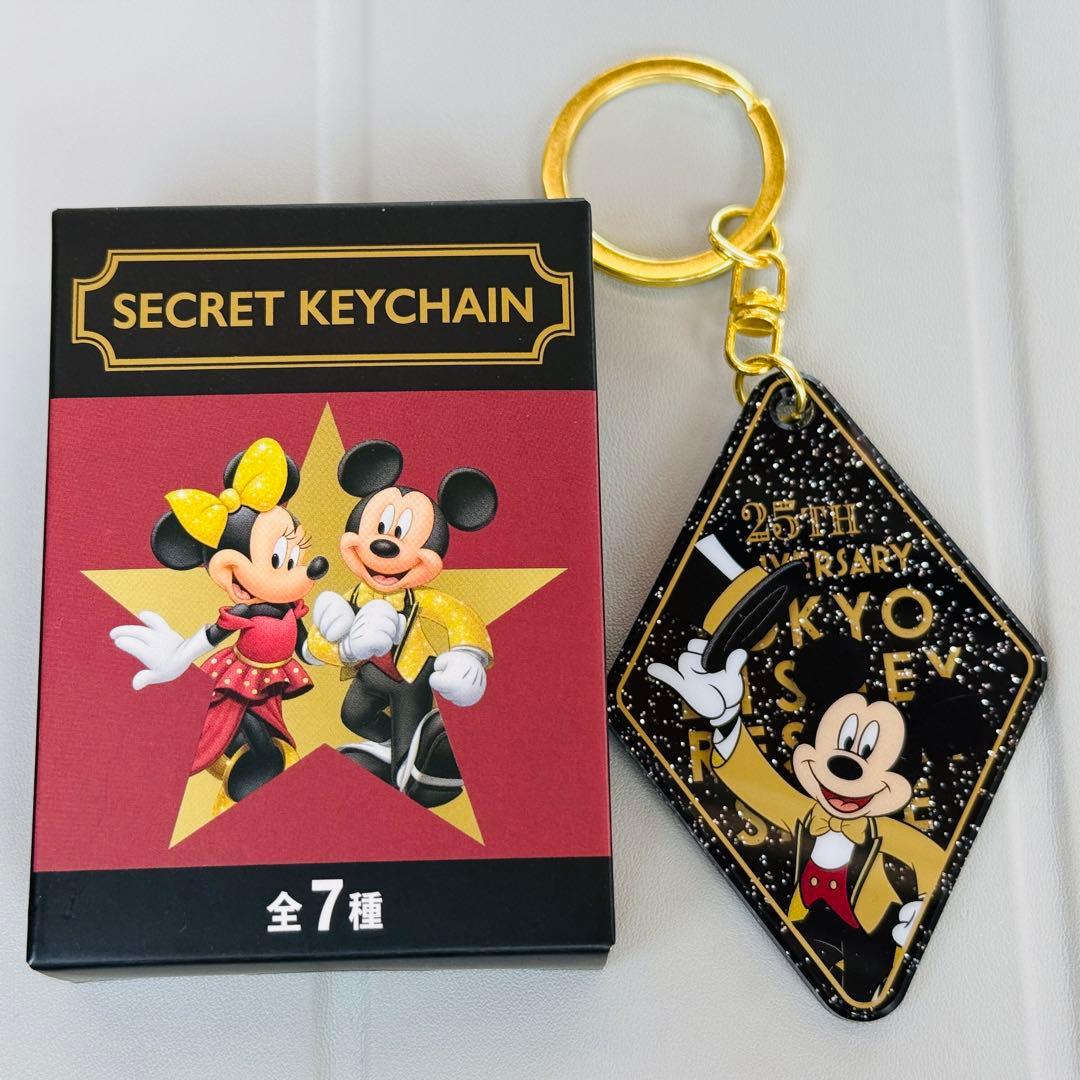 ディズニーストア 25周年 シークレットキーチェーン ミッキー - メルカリ