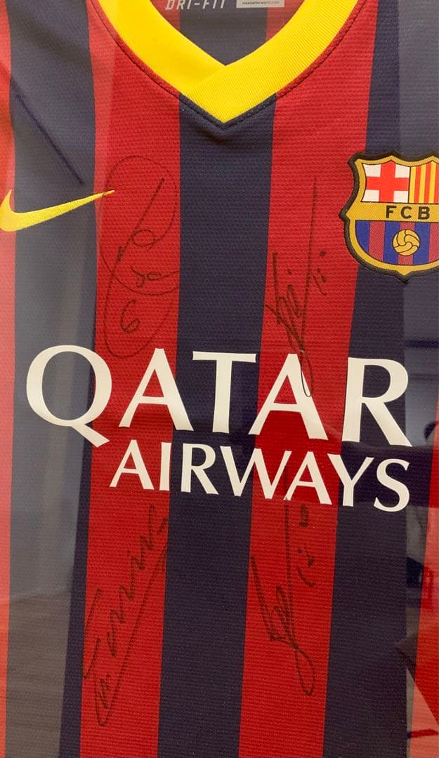 FCバルセロナ直筆マルチサインユニフォーム証明書付きメッシイニエスタ