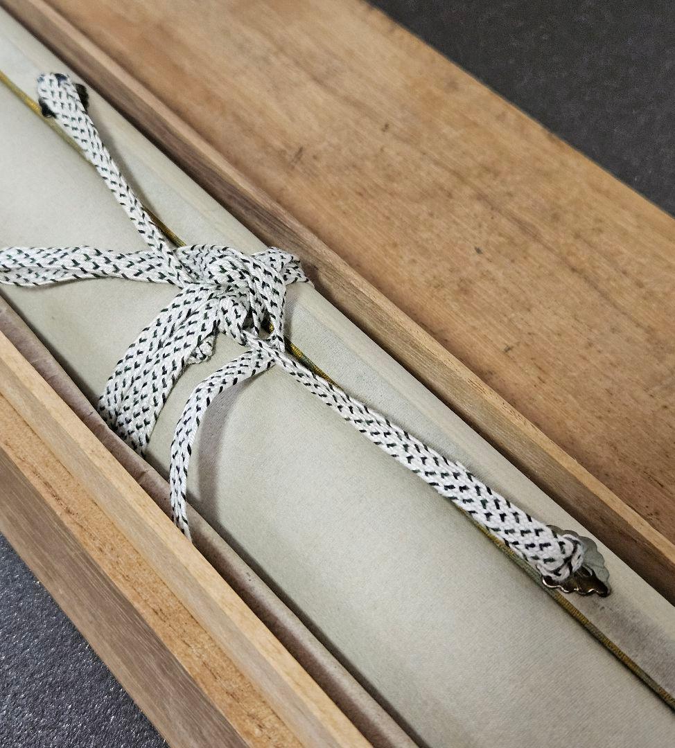 工芸版】大谷光照 「湿泥池生白蓮華」 掛軸 1行書紙本 浄土