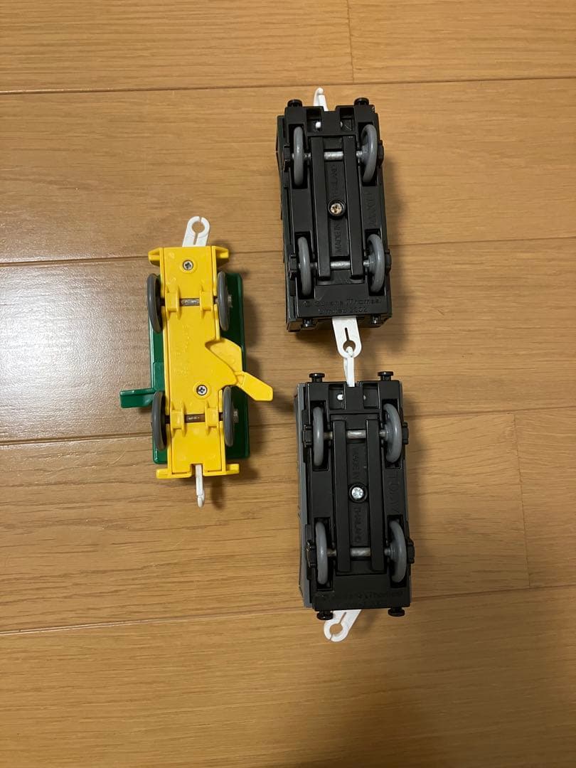 プラレール トーマス&バッシュの丸太つみおろしセットとプラレール