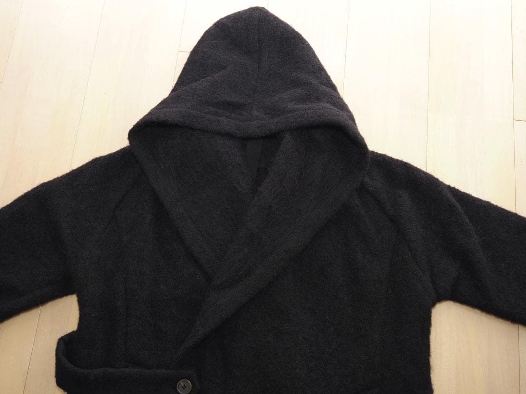 forme d´expression フーデッドニットコートM