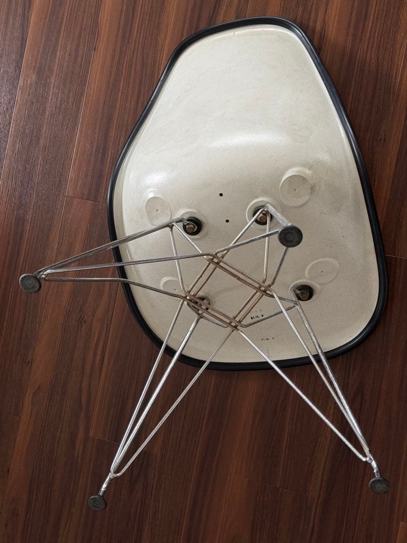 最終価格】イームズチェア ナウガハイドレザー エッフェルベース