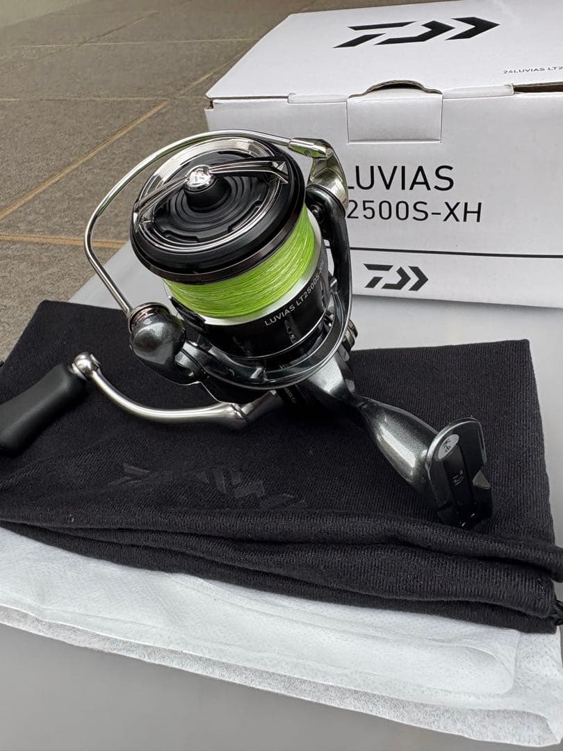 24ルビアス　LT2500S-XH (美品) SPORT LIFE PLANETS24ﾙﾋﾞｱｽ LT2500S-XH: スピニングリール：スポーツ
