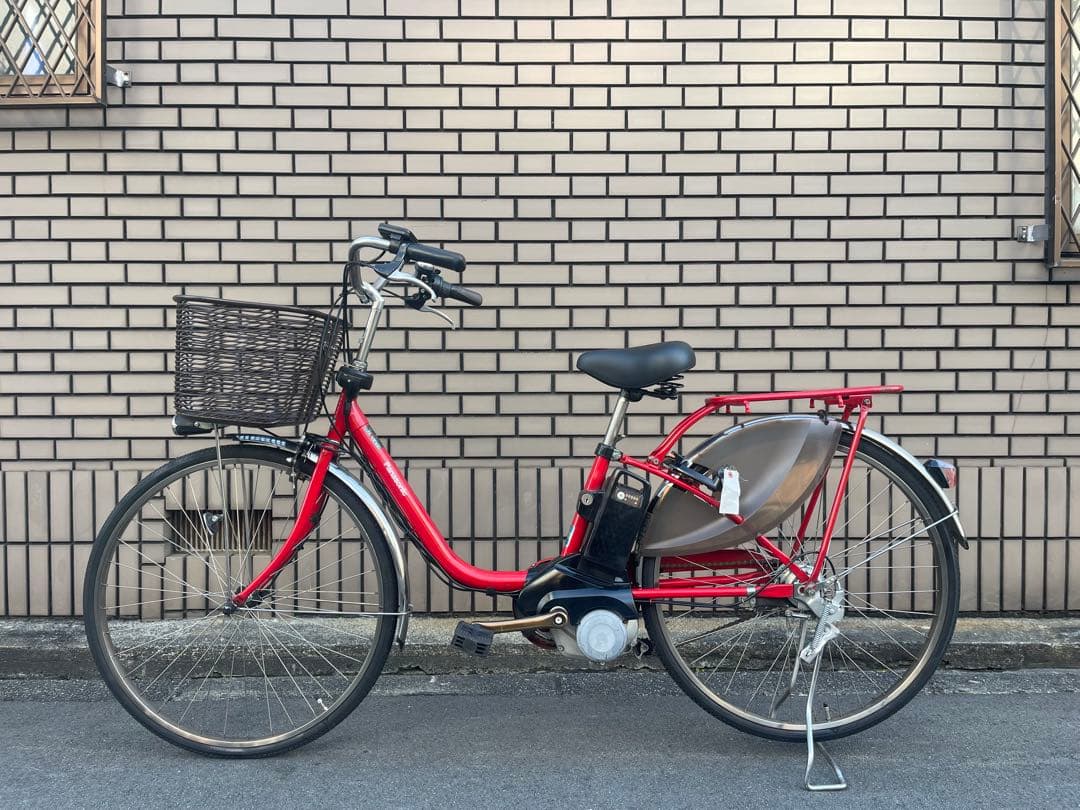 レッド 電動アシスト自転車 シティタイプ 前カゴ付き 施設写真】 電動アシスト自転車シティクロスバイク型・前カゴ付 5段