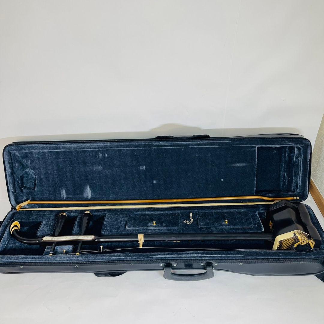 保証書付き】 二胡 ケース付 本蛇皮製 YMHER30