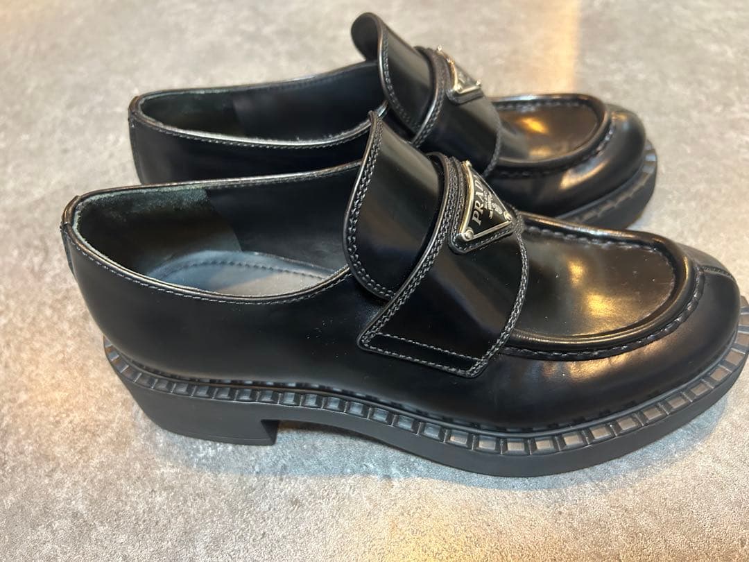 PRADA プラダ チョコレート ブラッシュドレザー ローファー　22.5cm