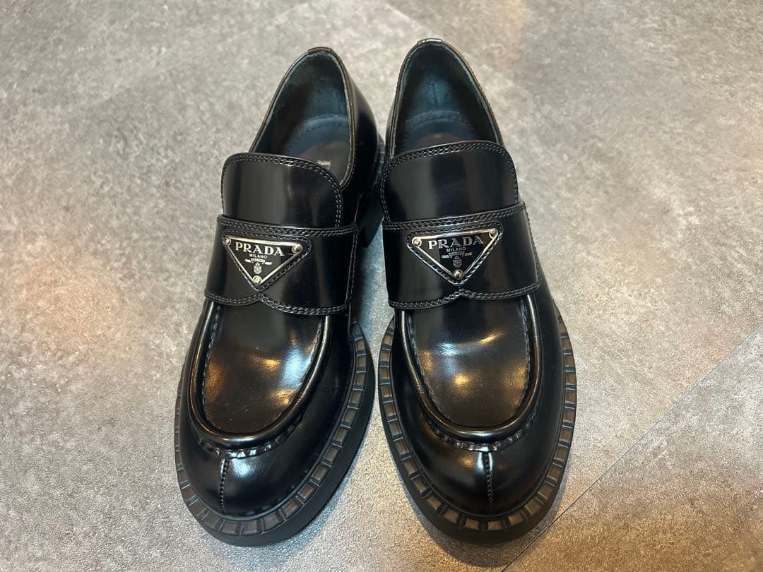 PRADA プラダ チョコレート ブラッシュドレザー ローファー　22.5cm