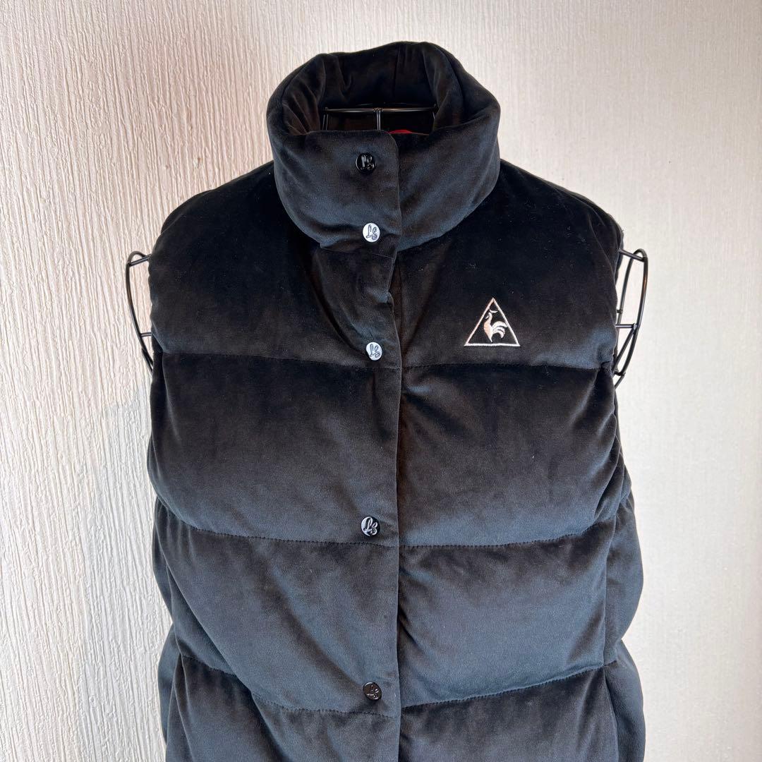 ☆le coq sportif☆M☆黒ベロアダウンベスト☆左胸ロゴ刺繍☆可愛い