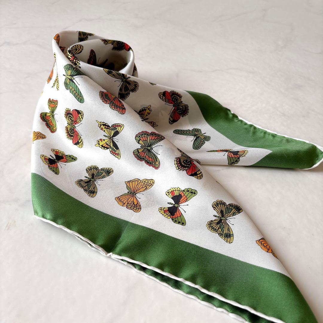 GUCCI ヴィンテージ スカーフ 蝶々 バタフライ 総柄 65cm 春 - メルカリ