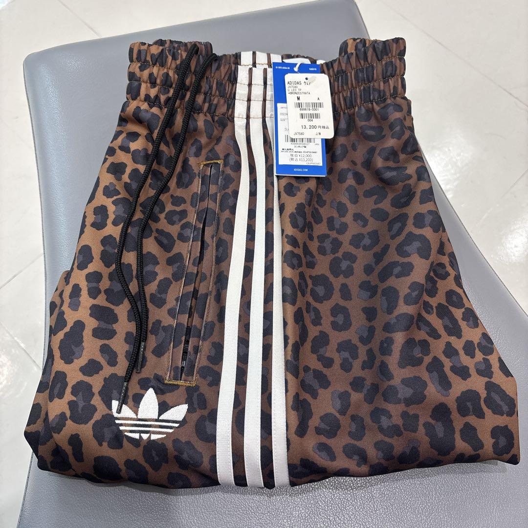 完売品 adidasレオパード トラックパンツ ABCマート限定 - メルカリ