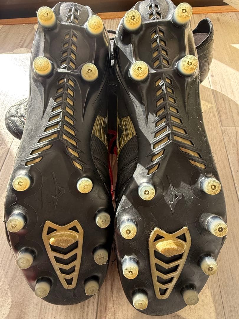 ミズノ モレリア NEO 4 β JAPAN(ブラック×ゴールド)26.5cm