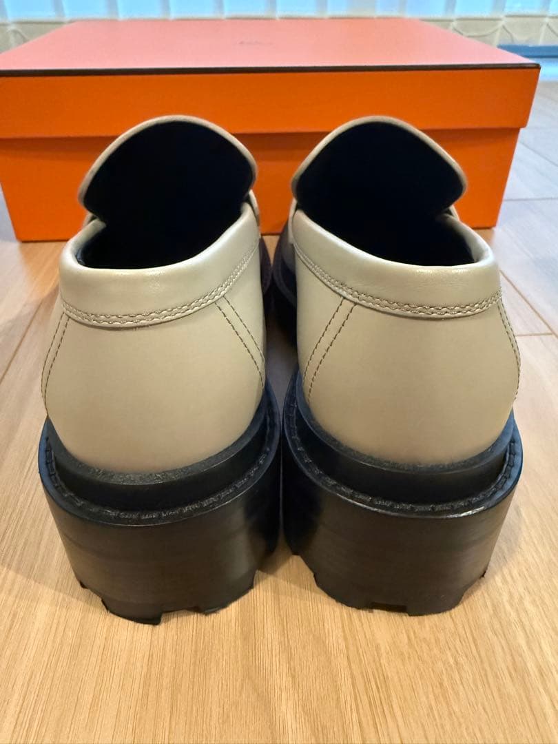HERMES モカシン 《ルーブル》 ローファー 新作
