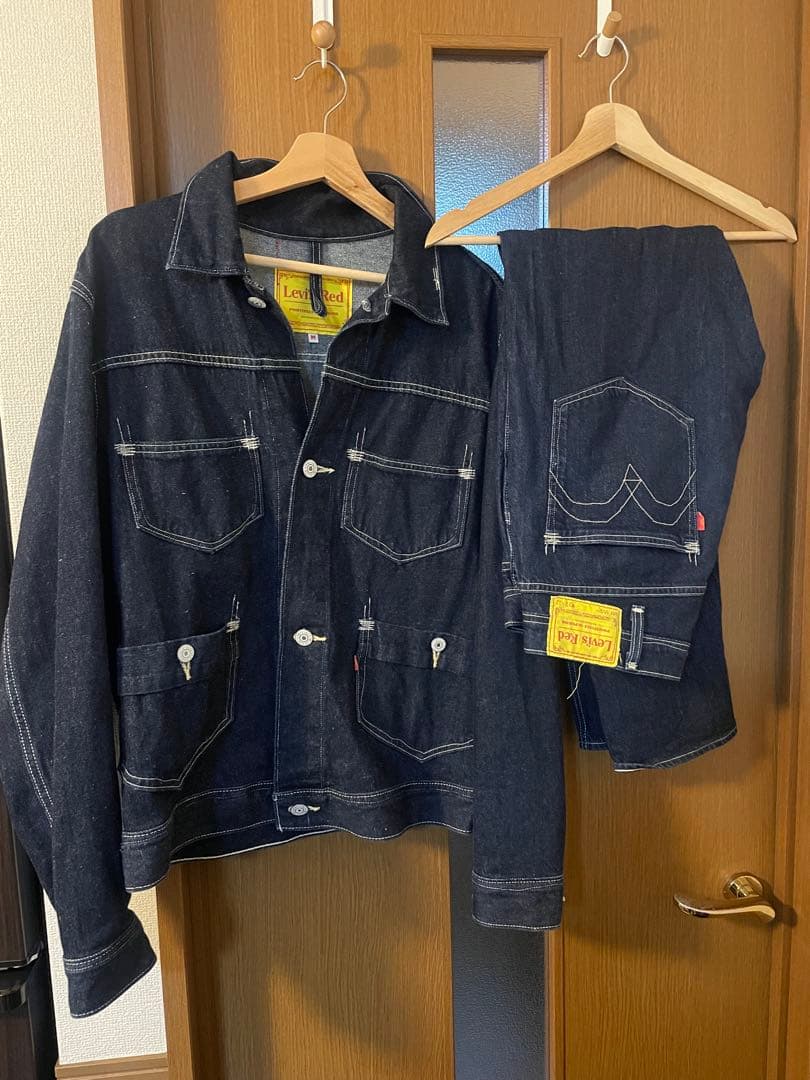 E*t様 【早い者勝ち】Levi's red セットアップ　Mサイズ カフェラテ色のセットアップ。 | POPEYE Web | ポパイウェブ